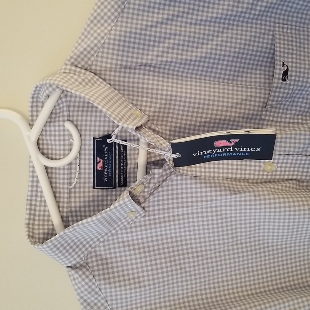 Vineyard Vines Perfomance Medium